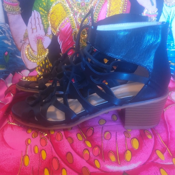 Groove Lauren Lace-Up Sandals - Picture 6 of 11